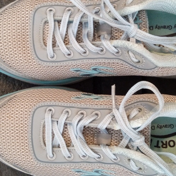 Women's Blue Gray Mighty Walk Gravity Defyer Comfort Fit Athletic Shoes - Picture 10 of 10